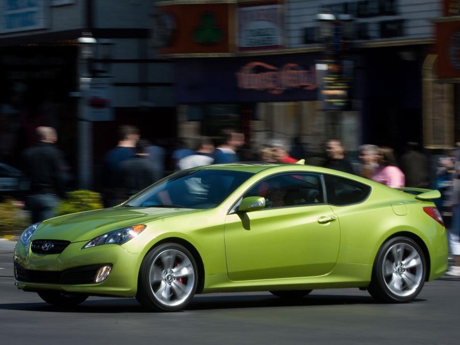  Hyundai Genesis Coupe 2009 года  (US) (фото 4 из 30)